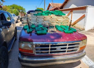 Pacotes de cocaína avaliados em mais de R$ 4 milhões são encontrados em fundo falso de caminhonete