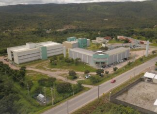 Prazo de inscrição para concurso de professor efetivo encerra nesta segunda-feira; salários chegam a R$ 11,4 mil