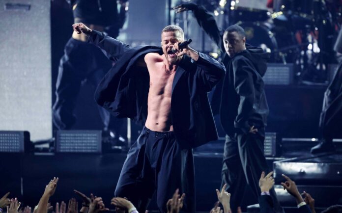 dan-reynolds-do-imagine-dragons-se-apresenta-no-ama-1-scaled