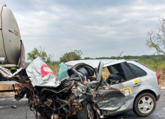 Quatro vítimas de acidente envolvendo carros e caminhão na BR-153 são identificadas