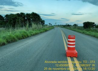 Bueiro desmorona após chuvas e abre cratera às margens de rodovia no sul do Tocantins