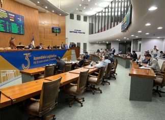 Deputados aprovam proposta de emenda que mantém governador no cargo em viagens de até 15 dias