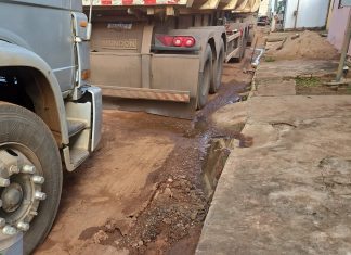 Prefeito de Tocantinópolis proíbe trânsito de veículos pesados dentro da cidade após desabamento de ponte entre TO e MA