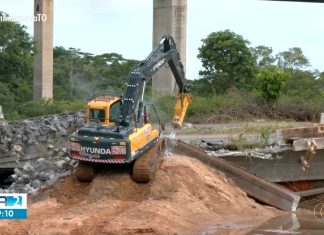 Destroços começam a ser retirados após implosão da ponte entre Tocantins e Maranhão