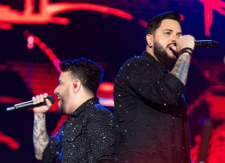 Diego e Victor Hugo agitam quarta noite de carnaval da Praça dos Girassóis, em Palmas