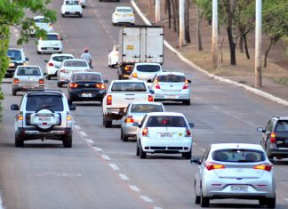 Prefeitura faz operação contra o transporte clandestino de passageiros em Palmas