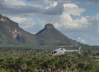 VÍDEO: Veja momento que helicóptero sobrevoa Dunas do Jalapão