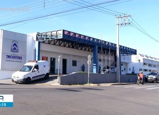 Adolescente que levou golpes de faca e ficou com as vísceras expostas continua internado em hospital de Araguaína