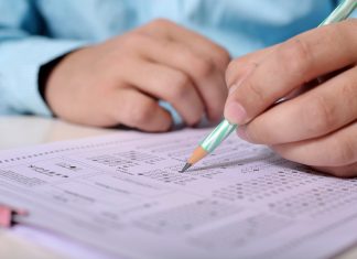 Concurso público com 80 vagas é lançado por prefeitura com salários de até R$ 1,9 mil; veja como concorrer