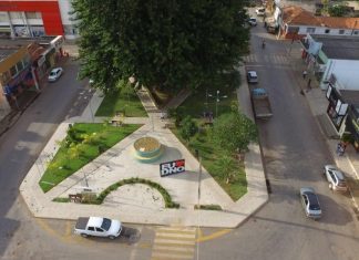 Jovem de 22 anos morre após acidente de trânsito com moto e polícia suspeita de batida em poste