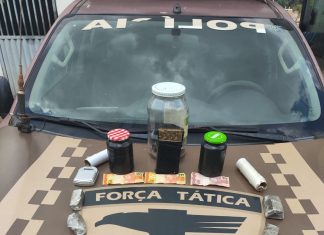 Jovem é preso junto com a mãe e esposa ao ser flagrado com maconha e entregar esconderijo, diz polícia
