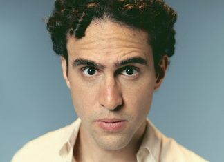 Zeca Veloso expande a herança do clã em álbum que confirma expectativas autorais e expõe um cantor com alma