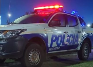 Mãe morre e filha adolescente fica ferida após acidente entre moto e carro