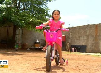 Menina que levou tiro na cabeça volta a brincar e andar de bicicleta: ‘Um grande milagre ‘, diz mãe