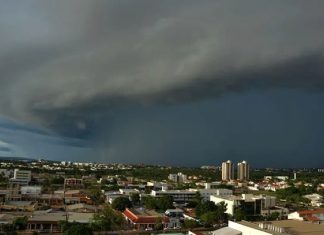 Fim de semana no Tocantins tem alerta para tempestade e chuvas intensas