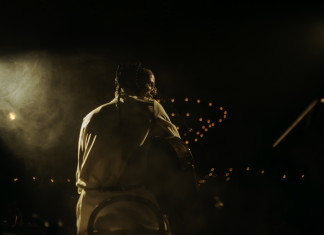 Giovani Cidreira dispara em abril álbum gravado ao vivo em show em São Paulo sob a direção artística de Rodrigo Gorky