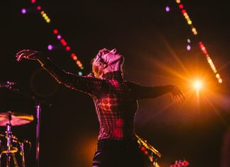 Hayley Williams, vocalista do Paramore, anuncia o primeiro show solo em São Paulo