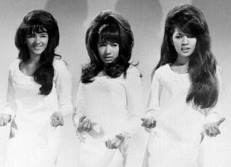 Nedra Talley Ross, última membro original do grupo Ronettes, morre aos 80 anos