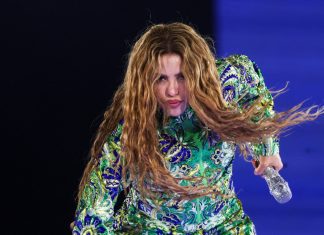 Sob a lua de Copacabana, Shakira reúne sua alcateia em noite histórica