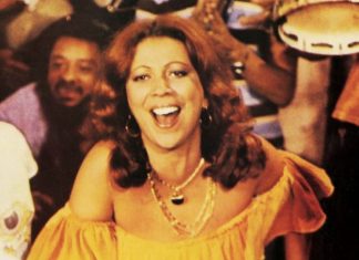 Nascida há 80 anos, Beth Carvalho permanece na memória nacional como sólida referência do samba carioca
