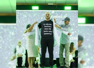 ‘Maior medo é perder’, diz estudante de medicina que levou os pais sobreviventes ao câncer à formatura