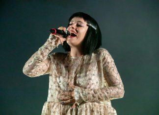Lily Allen posta que quer ‘dançar com gays’ e ‘conhecer a Patixa’ após confirmar show em SP