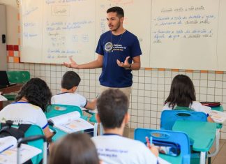 Professores com mais de 20 anos de serviço terão redução da carga horária em sala de aula em Palmas; entenda