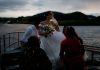 Após tempestade adiar cerimônia, noiva realiza casamento em praia no TO: ‘Tinha certeza que daria certo’