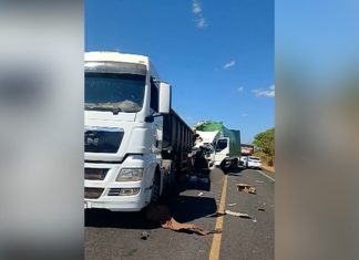 Criança morre em acidente entre caminhões na TO-010